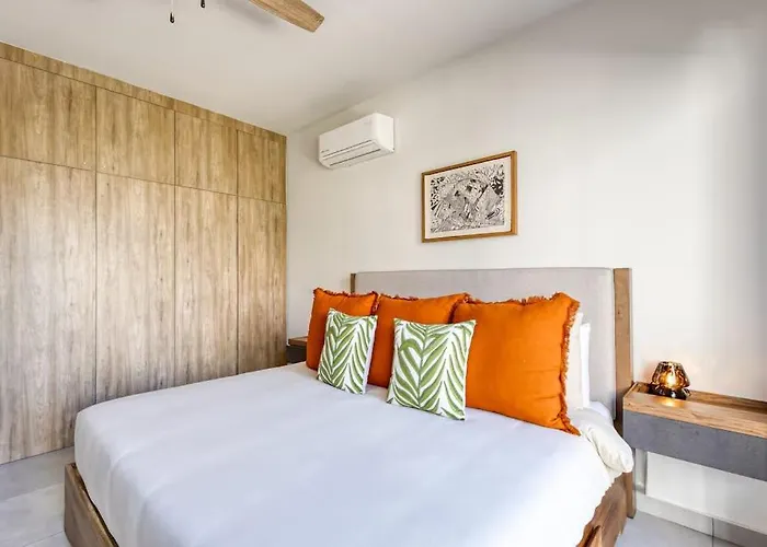 Bright And Modern W/ Balcony, Shared Pool, A/c, Minutes To & Town Cabo San Lucas