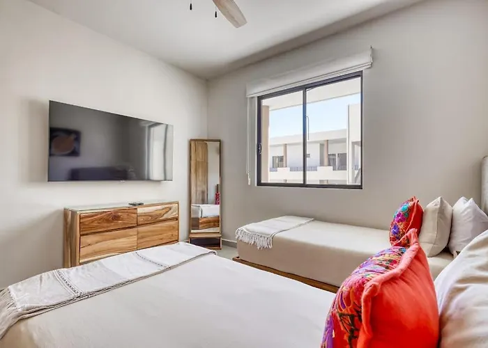 Ferienhaus Bright And Modern W/ Balcony, Shared Pool, A/c, Minutes To & Town Cabo San Lucas