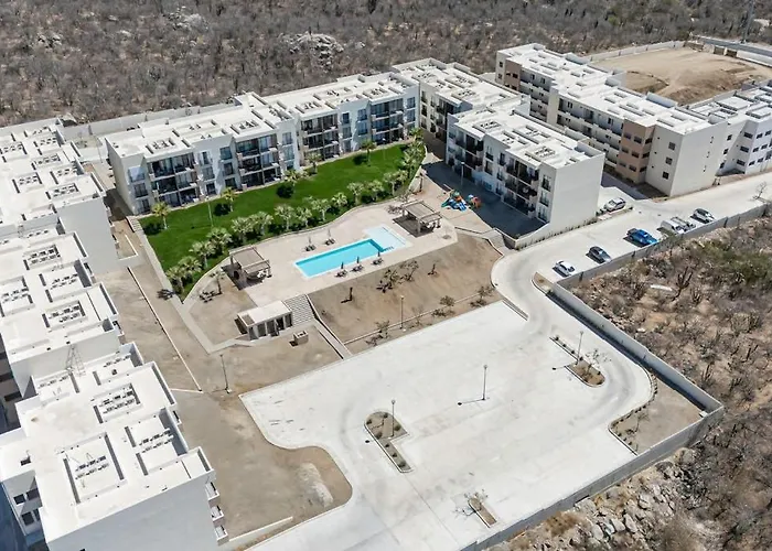 Ferienhaus Bright And Modern W/ Balcony, Shared Pool, A/c, Minutes To & Town *